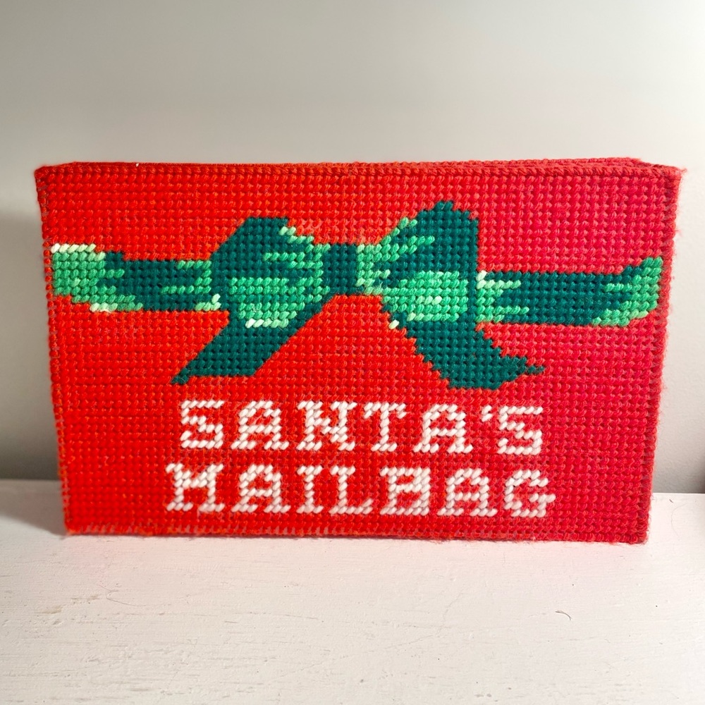 *VINTAGE* 1984 Hand Knit Crewel Santa’s Mailbag Christmas Letter Holder